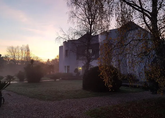 Logis Hotel La Croix Du Sud