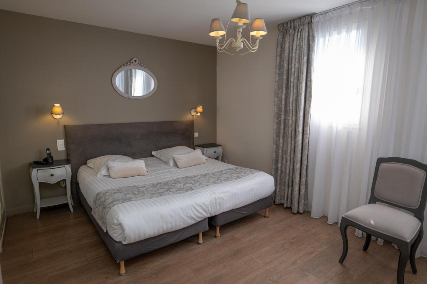 Logis La Croix Du Sud Hotel 3*